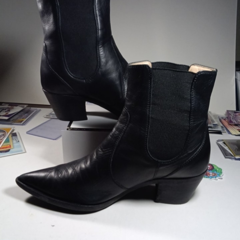 Gianvito Rossi Black Ankle Boots with Pointed Toe